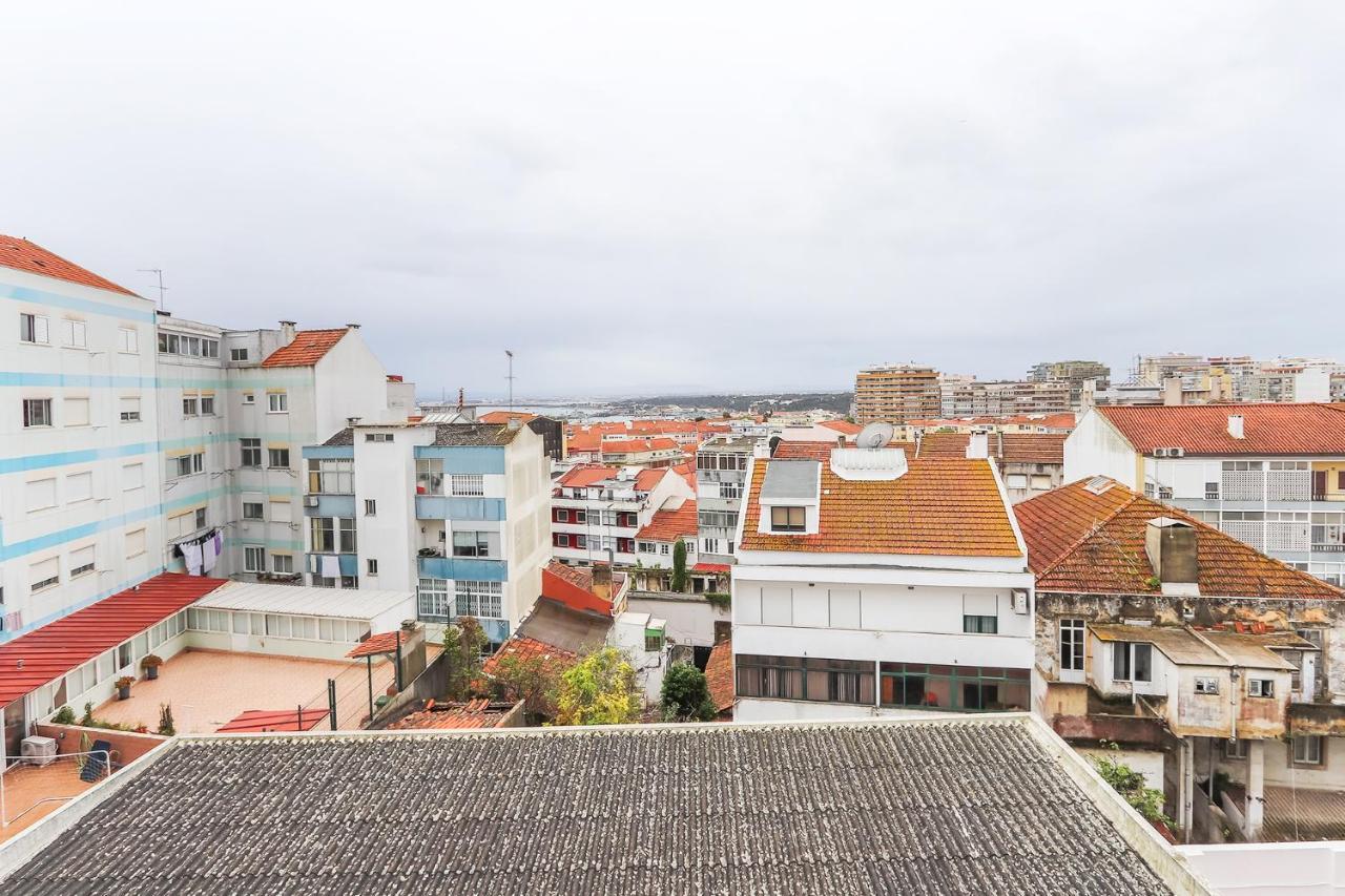 Vita Portucale ! Cacilhas River View Almada Exterior foto